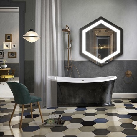 Der Spiegel Hexagon LED mit LED Ausleuchtung